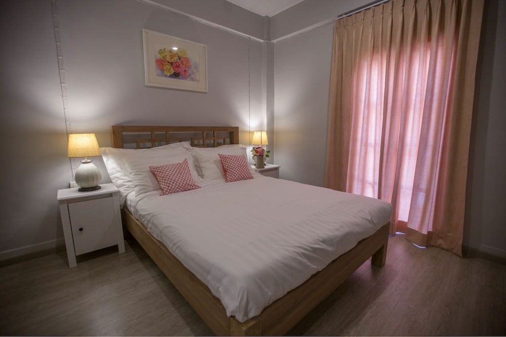 Vera Nidhra - Self check-in after 7pm Double Room with Window