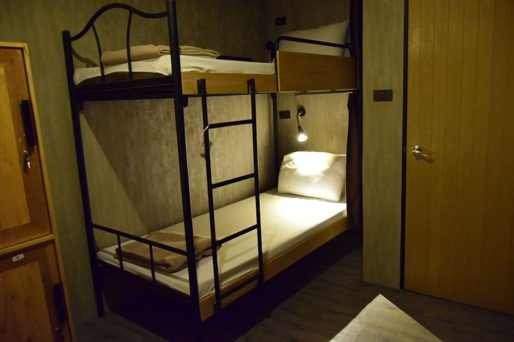 Double Five - Hostel Mixed Dormitory, Shared Bathroom 2