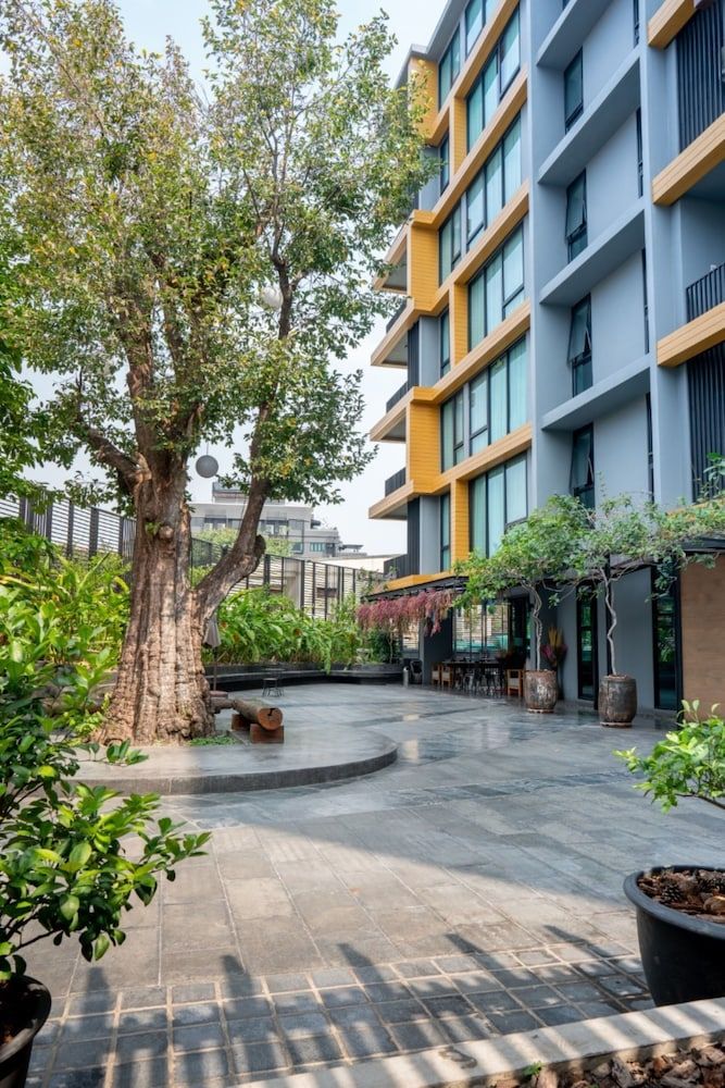 undefined Sanae' Hotel Nimman 6