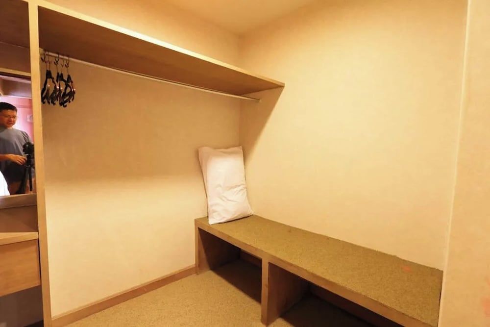 Pin Hotel Deluxe Suite, Bathtub 10