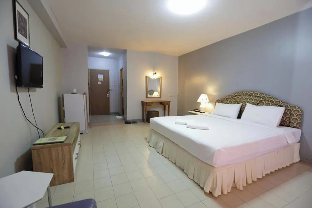 Pin Hotel Standard Double Room 2