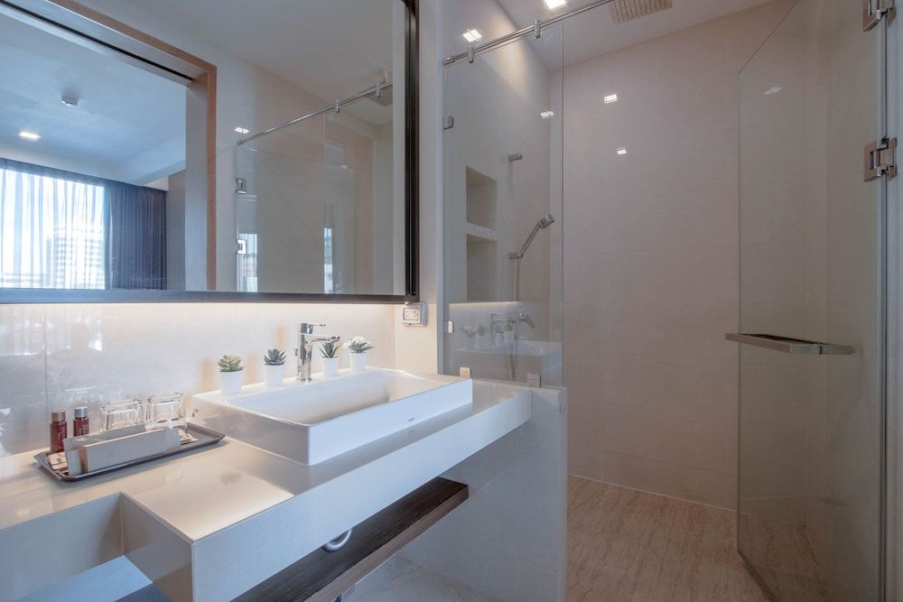 Kepler Residence Bangkok Deluxe King Suite 5