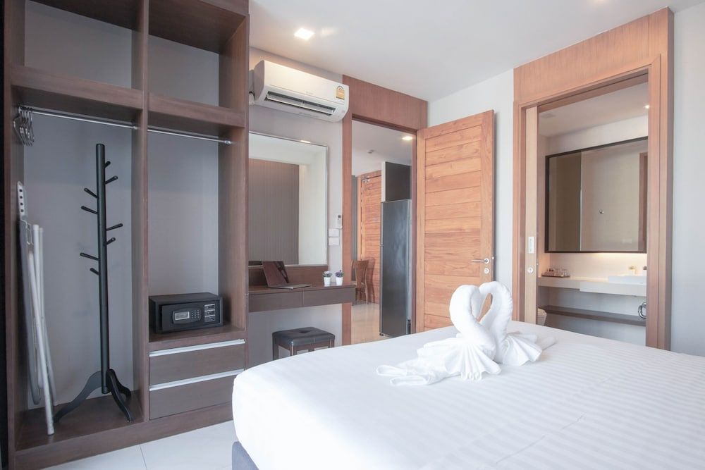Kepler Residence Bangkok Deluxe King Suite 2