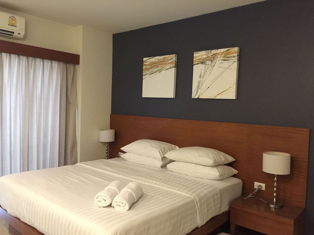 undefined Pannapat Place 10