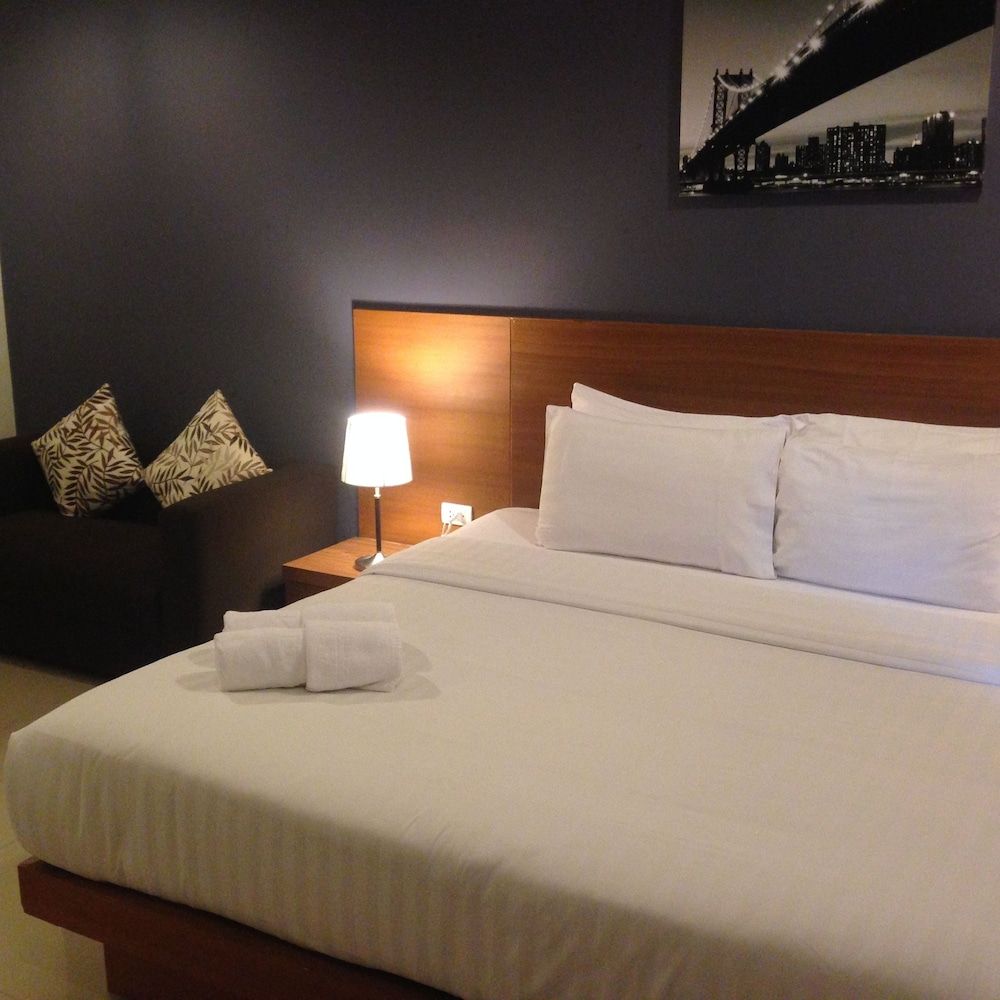 Pannapat Place Deluxe Room 2