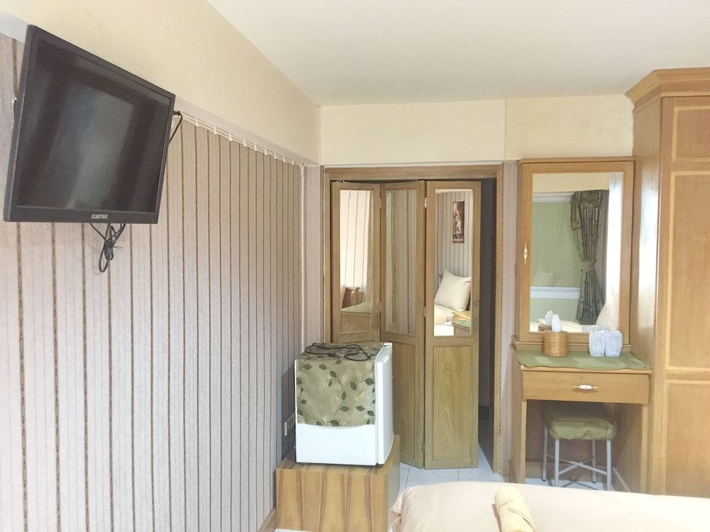 Jang Sripoom House Standard Room 11