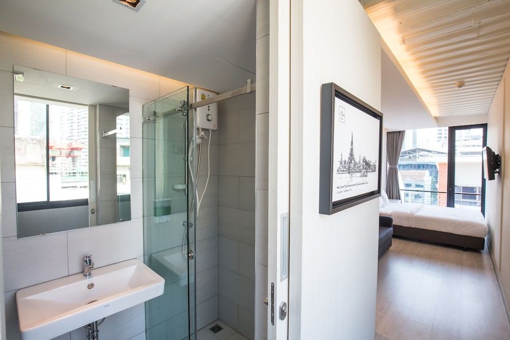 Sleep Box Sukhumvit 22 Double Sweet Box 6