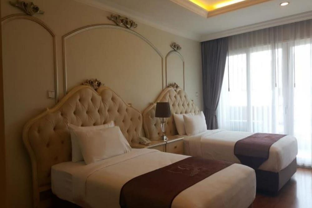 undefined LK Noble Suite 6