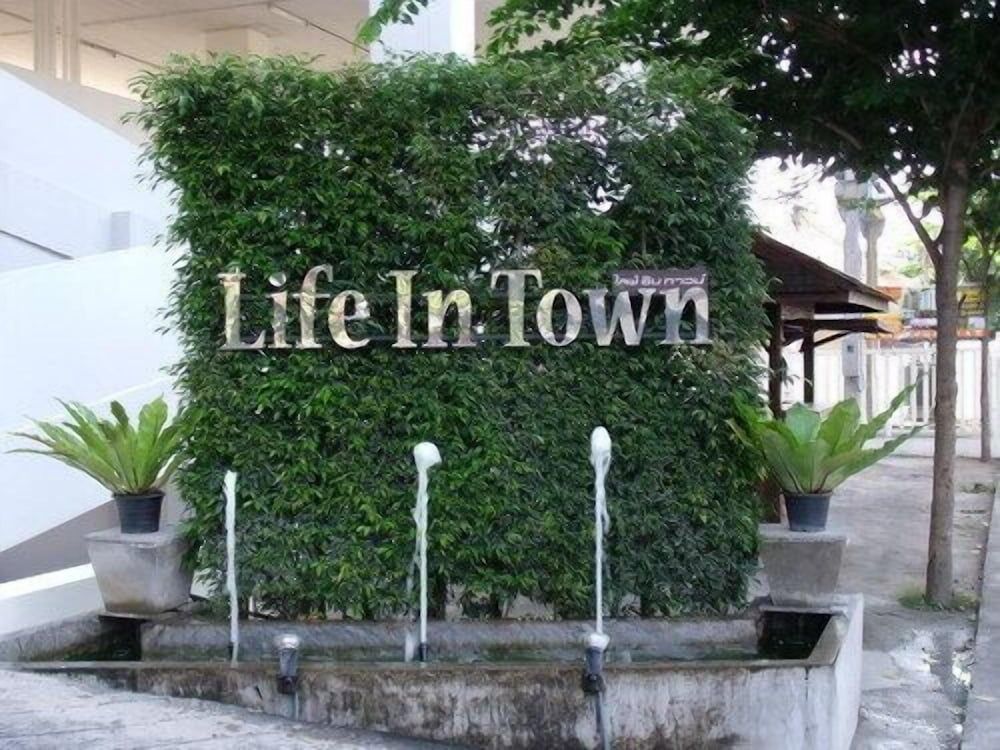 undefined Life In Town Chiangmai 6