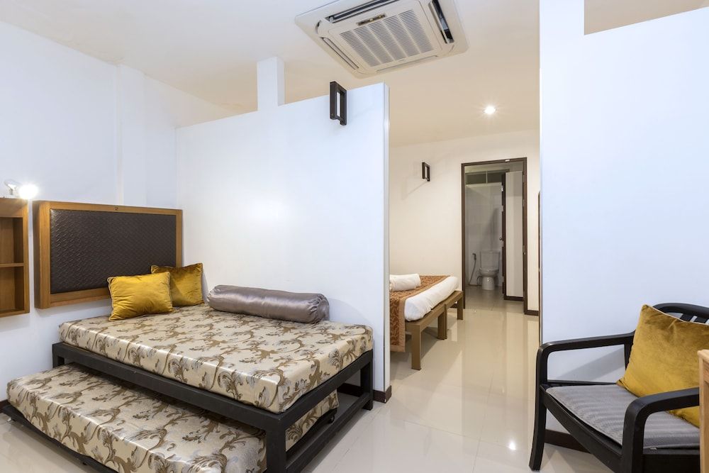 The Lantern Hostel and SPA Deluxe Triple Suite (3 adults and 1 child under 6 years old sleeping for free in existing beds)