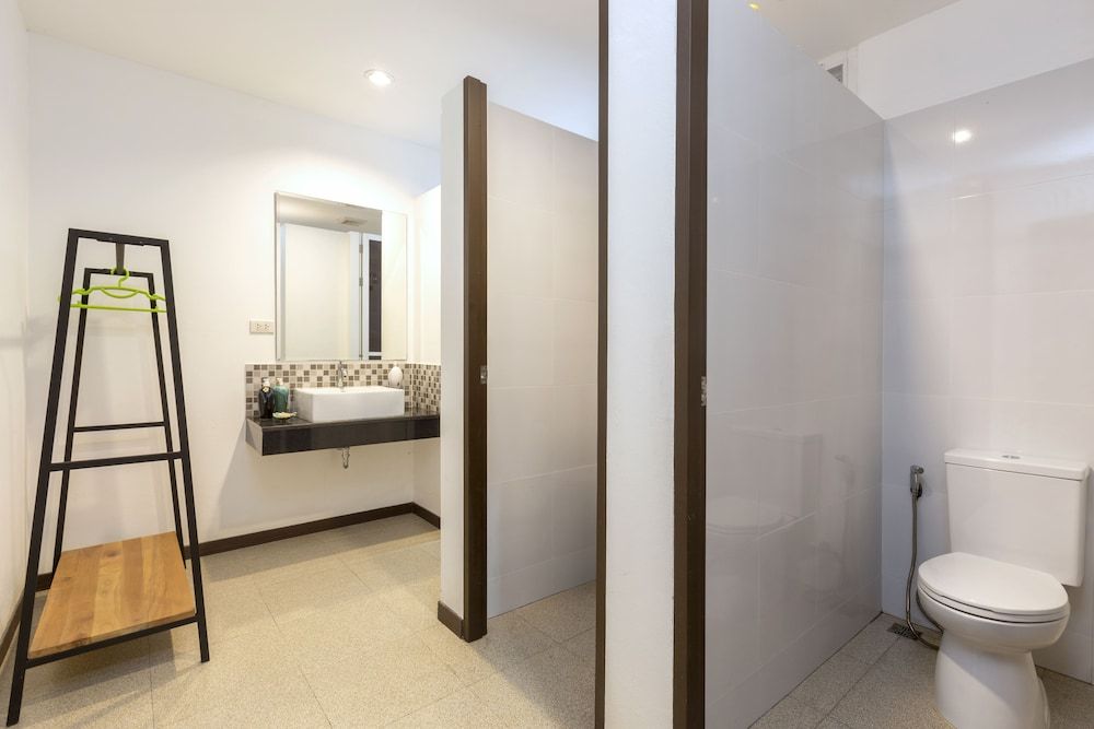 The Lantern Hostel and SPA Deluxe Suite (2 Adults and 1 Child under 6 years old sleeping for free in existing beds) 7