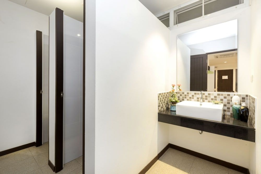 The Lantern Hostel and SPA Deluxe Suite (6 Adults) 6