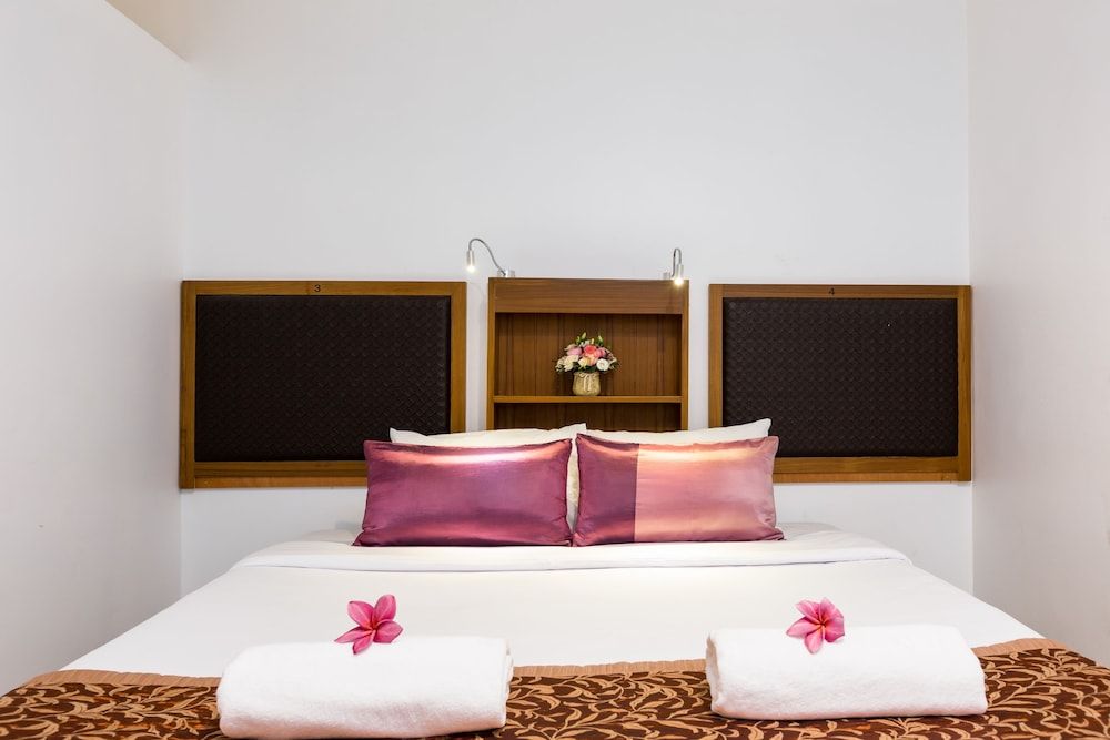 The Lantern Hostel and SPA Deluxe Suite (2 Adults and 1 Child under 6 years old sleeping for free in existing beds) 6