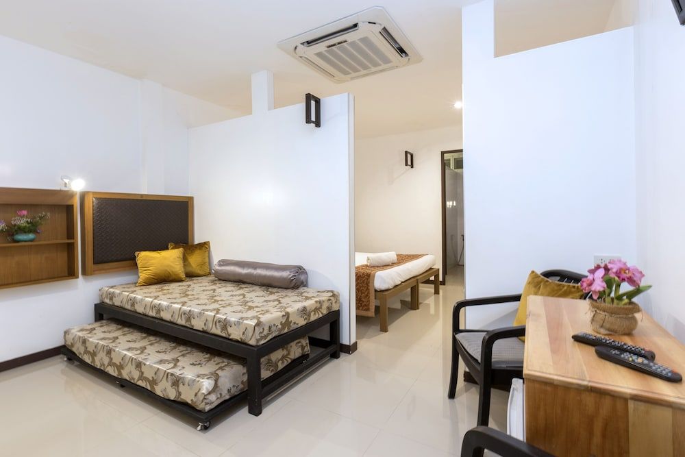 The Lantern Hostel and SPA Deluxe Triple Suite (3 adults and 1 child under 6 years old sleeping for free in existing beds) 3