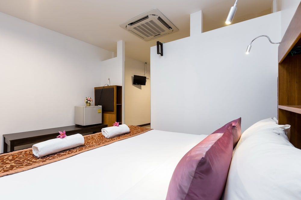 The Lantern Hostel and SPA Deluxe Suite (2 Adults and 1 Child under 6 years old sleeping for free in existing beds) 2
