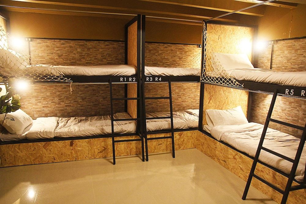 Buri Hotel and Hostel Mixed Dorm 6