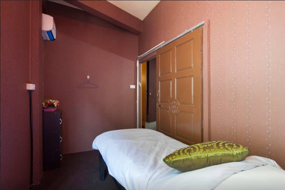 Buri Hotel and Hostel Private Room 3