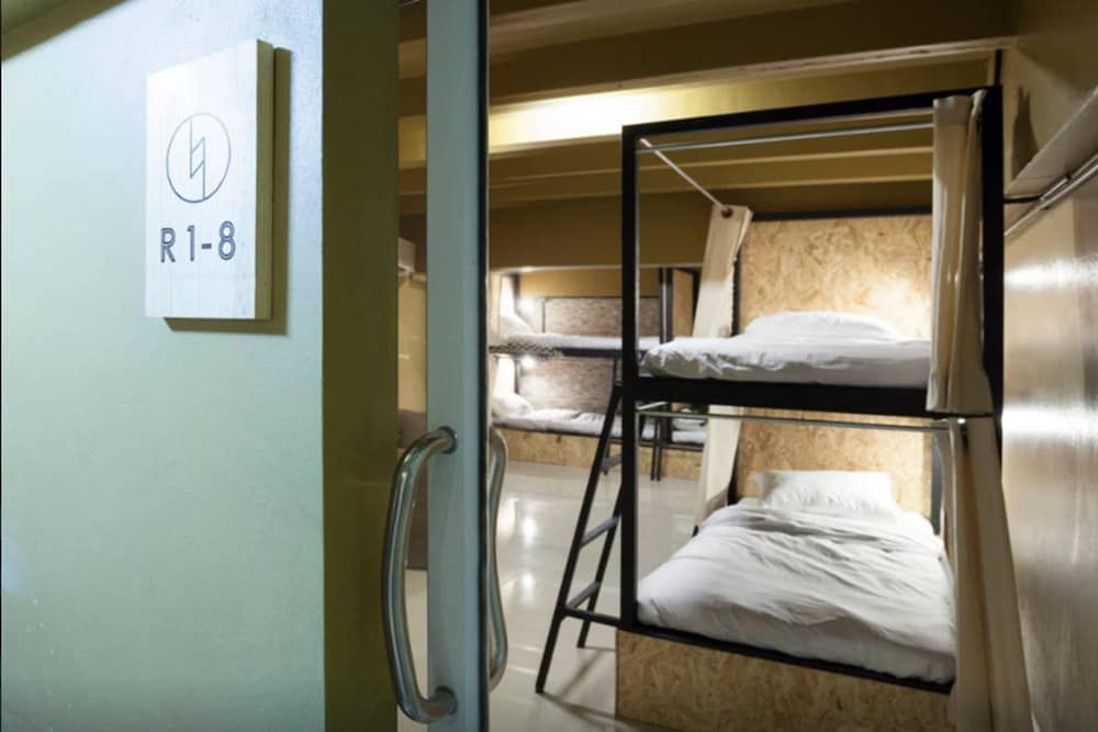 Buri Hotel and Hostel Mixed Dorm 8