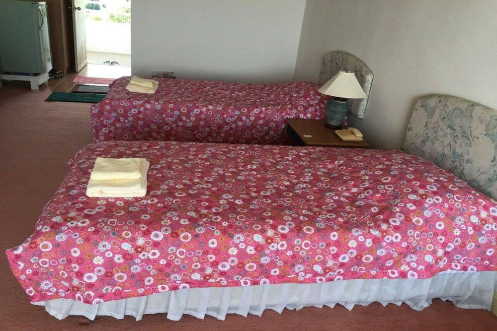 Milford Paradise - No.200 Basic Studio 7