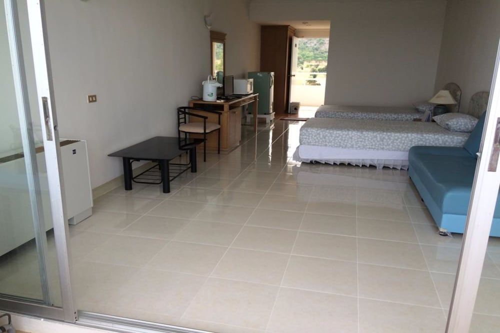 Milford Paradise - No.200 Basic Studio 4