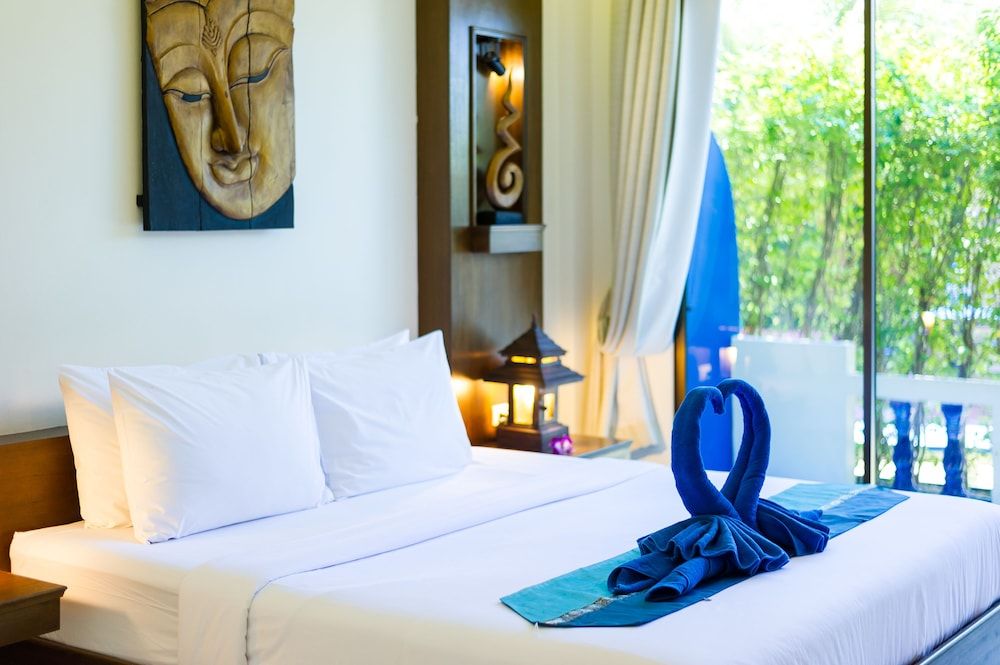 JR Siam Kata Resort Deluxe Double Room, 1 Double Bed, Pool View 2