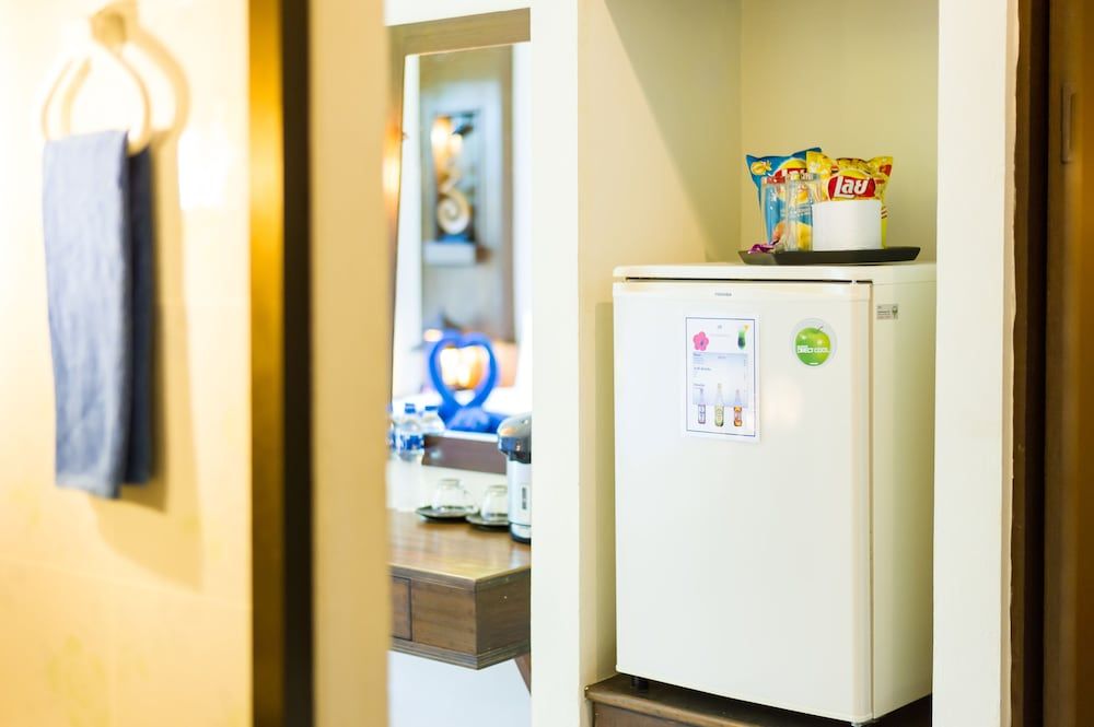 JR Siam Kata Resort Deluxe Double Room, 1 Double Bed, Pool View 8