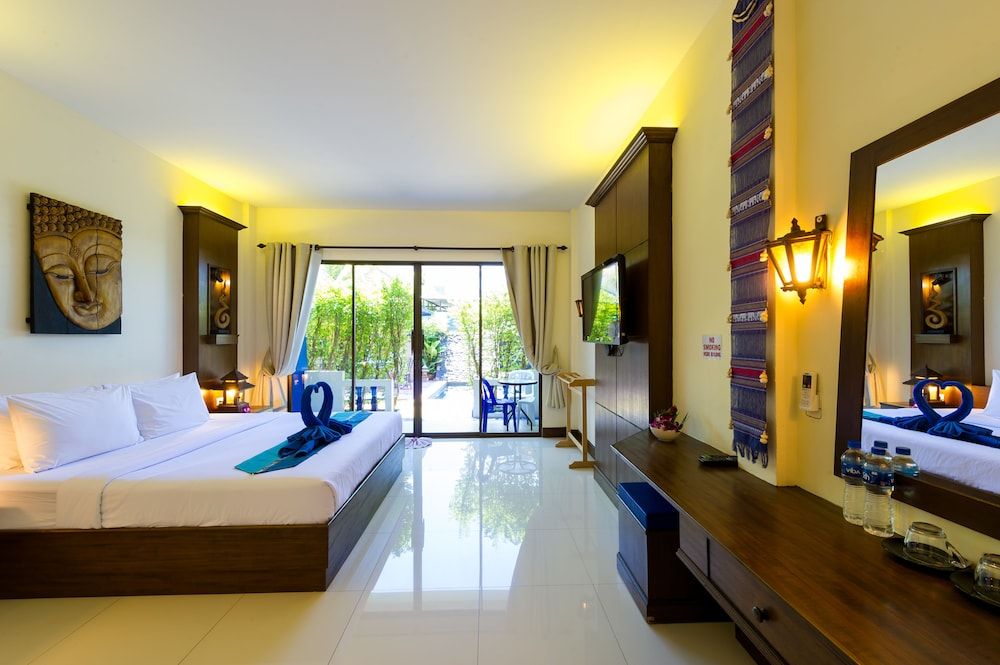 JR Siam Kata Resort Deluxe Double Room, 1 Double Bed, Pool View