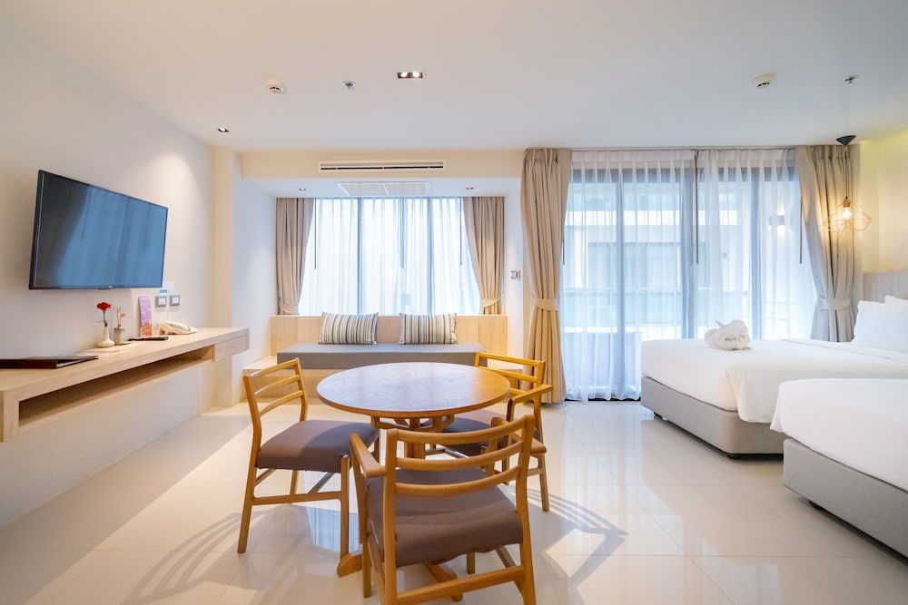 Zand Morada Pattaya Grand Deluxe Pantry 4