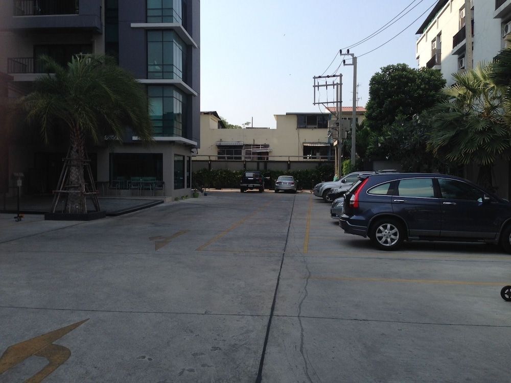 undefined iPREMIUM Sukhumvit 81 3
