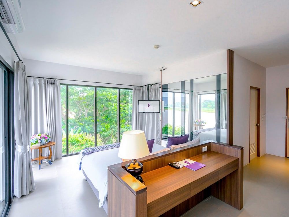 Fortune Riverview Hotel Chiang Khong Panorama Suite 2