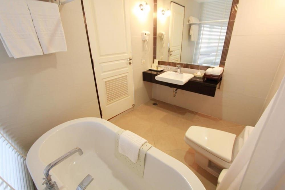Hotel Grand Executive Suite Twin Bed