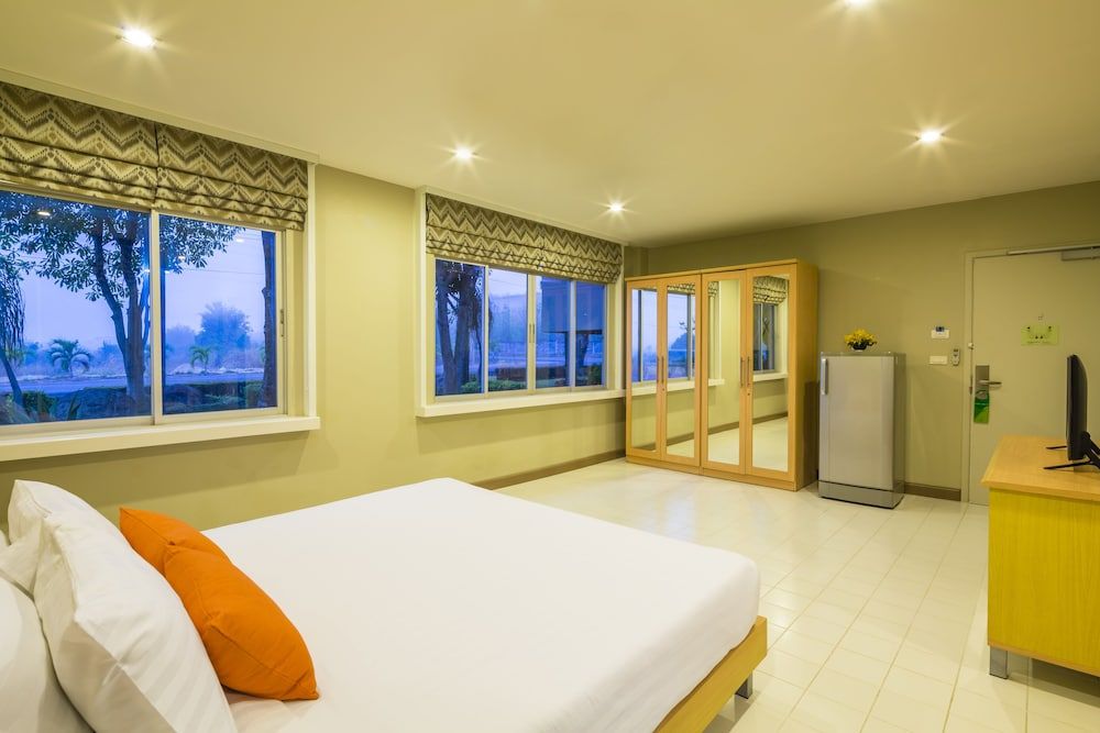 Pattana Sports Resort Mansion Standard King Bed 2