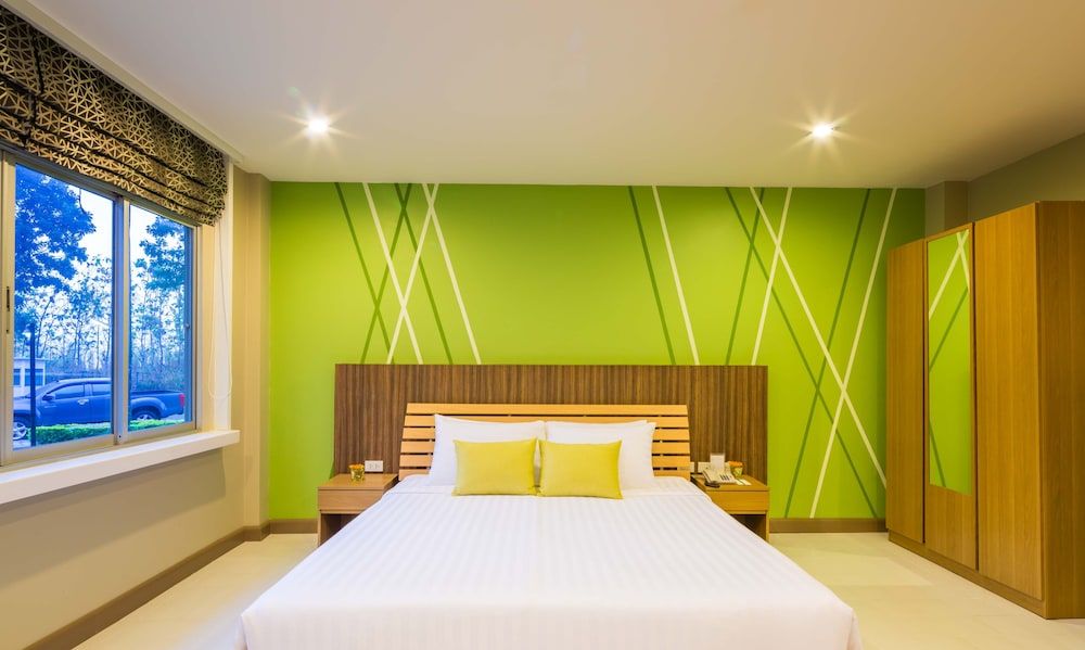 Mansion Stand Twin Bed