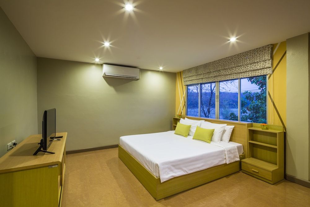 Mansion Suite King bed