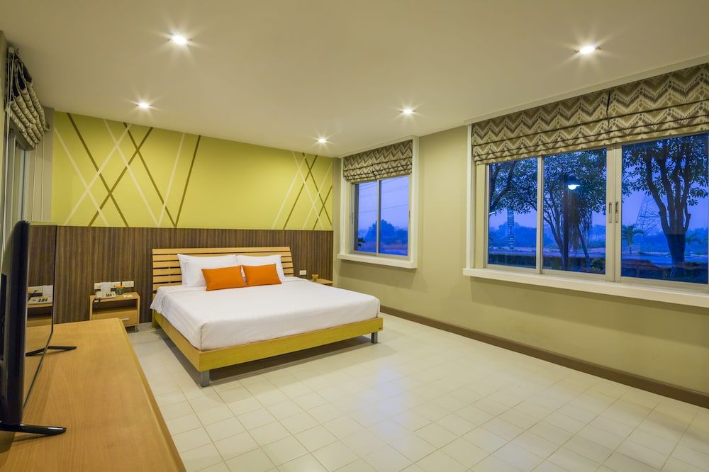 Pattana Sports Resort Mansion Standard King Bed