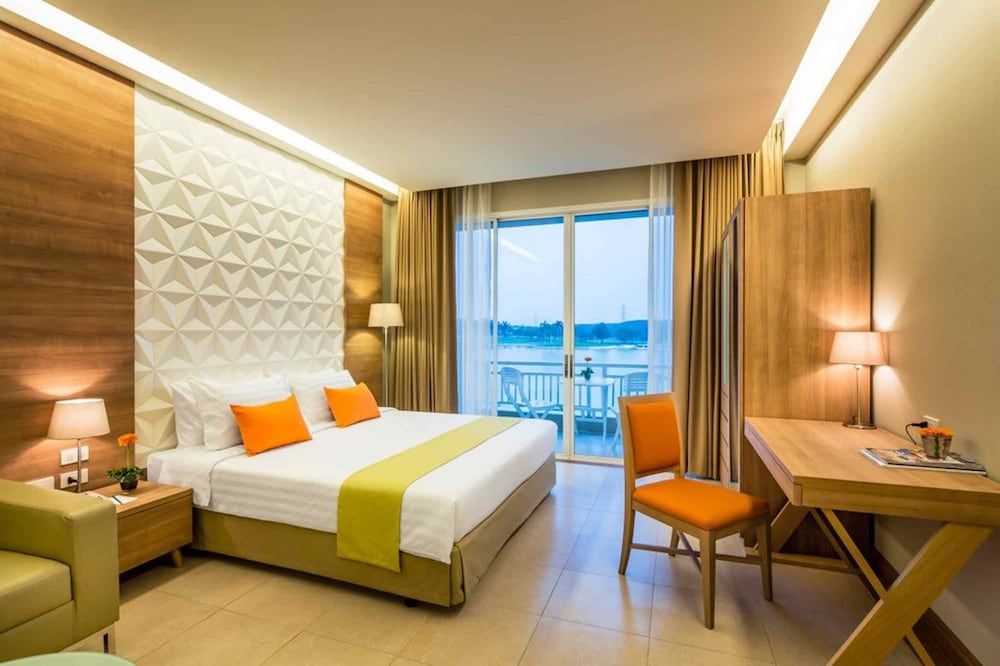 Pattana Sports Resort Hotel Grand Deluxe  King Bed