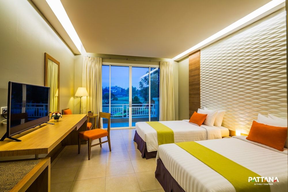 Hotel Deluxe Twin Bed