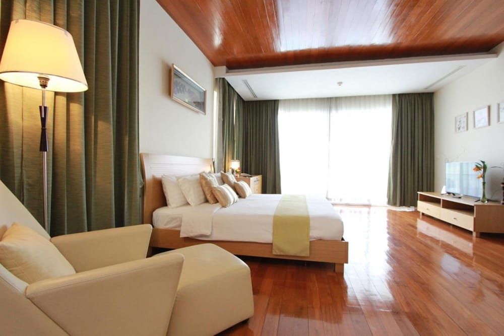 Hotel Junior Suite King Bed