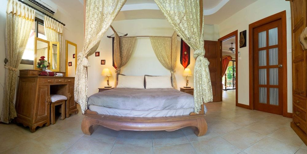 Coconut Paradise Villas Luxury Villa, 5 Bedrooms, Private Pool