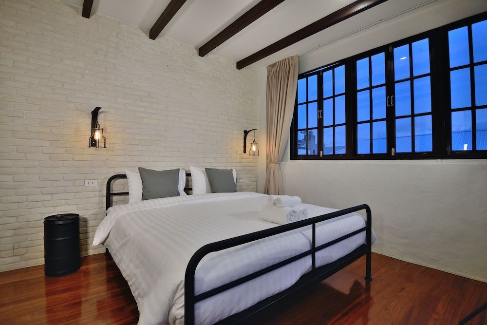 The Rommanee Classic Guesthouse Deluxe Double Room 3