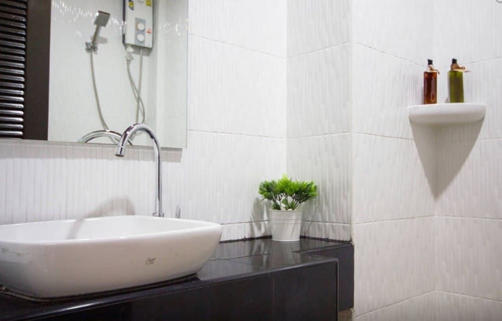 Boone Place Deluxe Double Room, 1 King Bed, City View 8