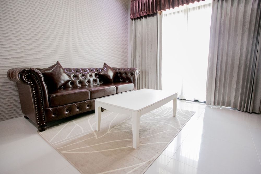 The Desiign Hotel Executive Room 8