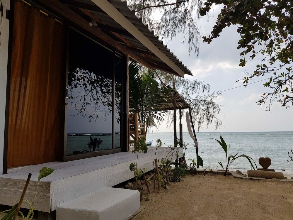 Haad Chao Phao Resort Deluxe Bungalow, 1 King Bed, Ocean View 7