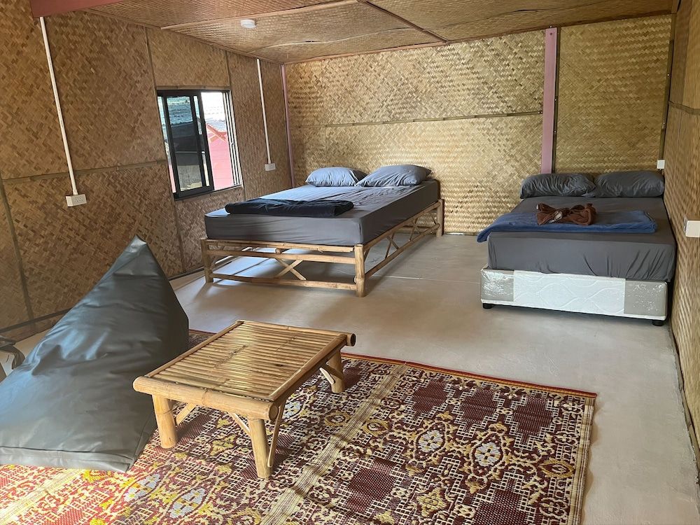 Haad Chao Phao Resort Comfort Quadruple Room 2