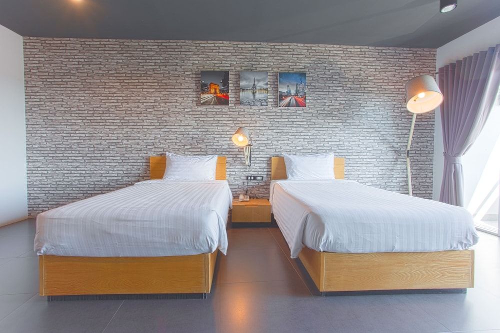 Get Zleep Premium Budget Hotel Standard Loft (Twin Bed)