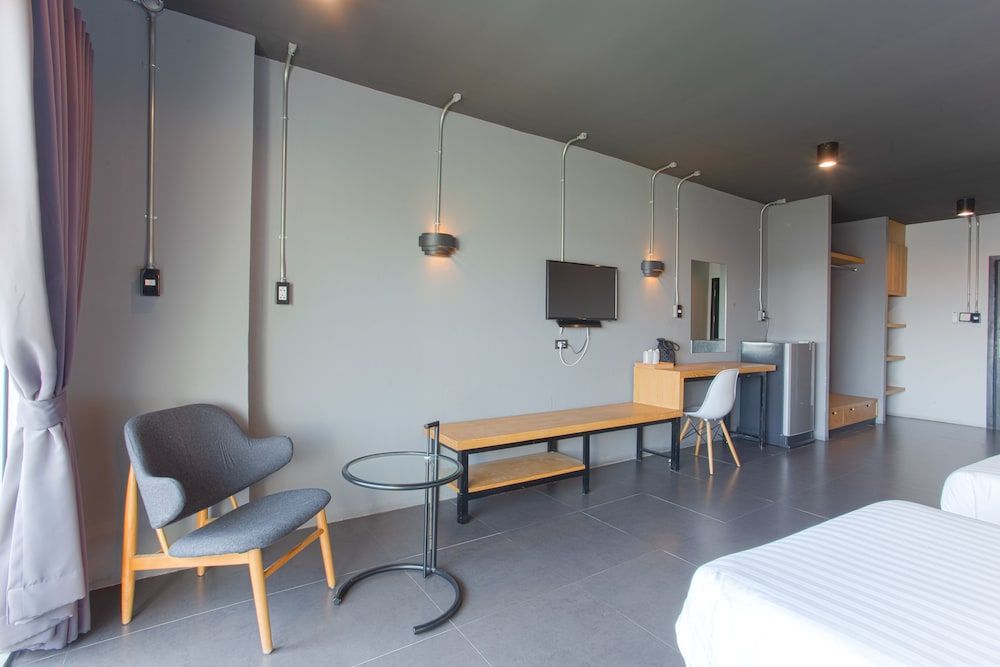 Get Zleep Premium Budget Hotel Standard Loft (Twin Bed) 17