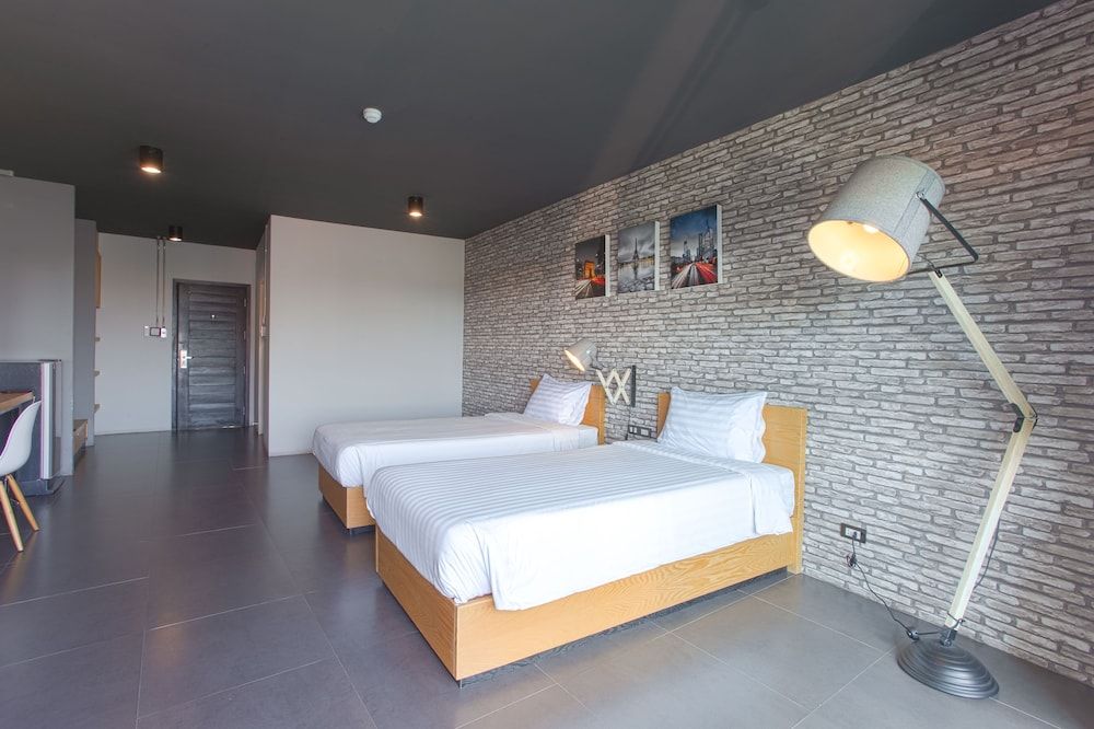 Get Zleep Premium Budget Hotel Standard Loft (Twin Bed) 3