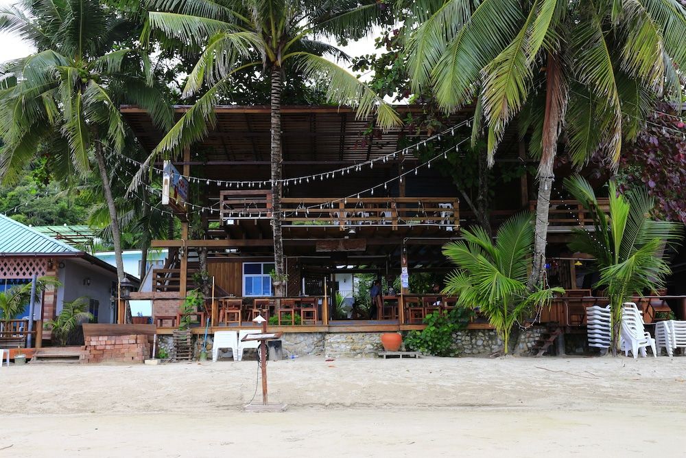 undefined Apple Beachfront Resort 6