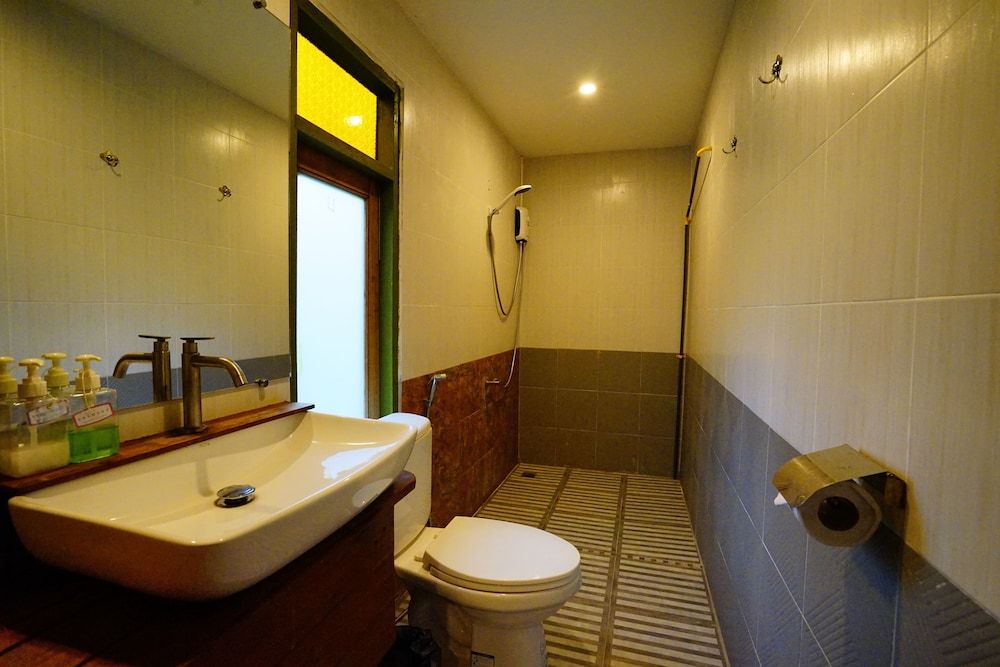 Apple Beachfront Resort Standard Room No Window 7