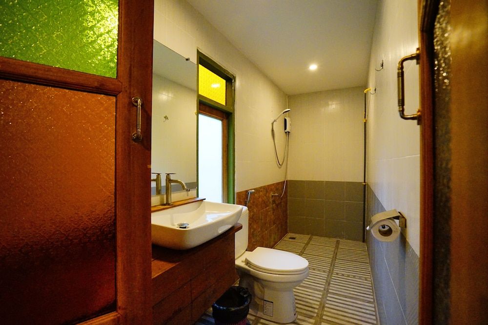 Apple Beachfront Resort Standard Room No Window 5